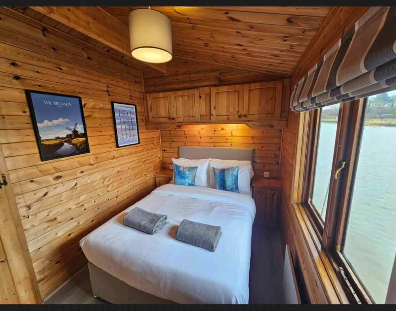 Hickling Broads Lodge Houseboat สตาแลม ภายนอก รูปภาพ