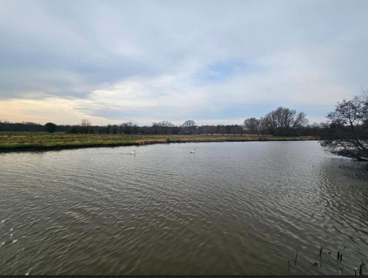 Hickling Broads Lodge Houseboat สตาแลม ภายนอก รูปภาพ